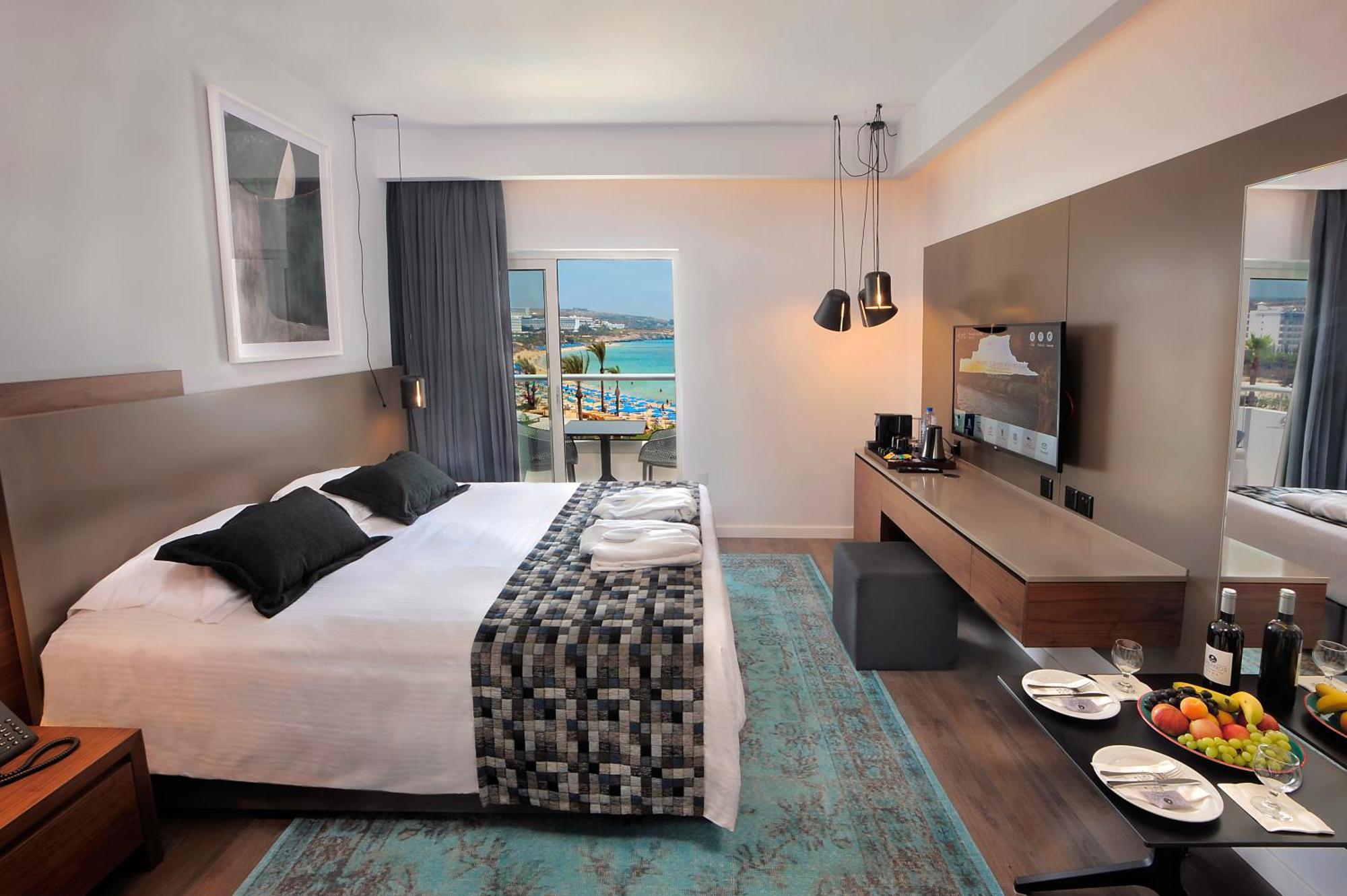 Deluxe Double or Twin Room Sea View